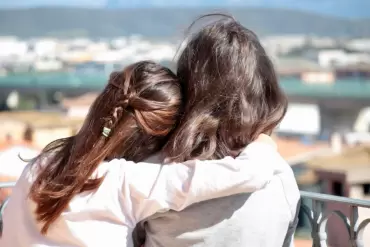 Compassionate Companionship: Thoughtful Ways to Support a Friend Through Loss